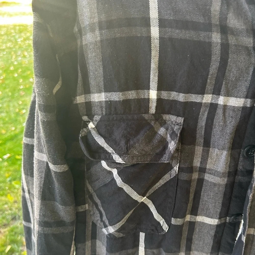 Club Room-Black/Gray Plaid heavyweight insulated button flannel Shirt